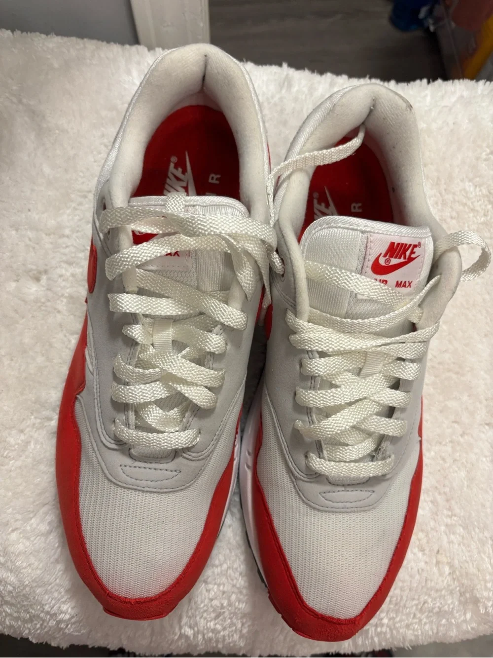 Nike MensAir Max1 OG Anniversary 2017 re-release White and Red Low-Top Sneakers